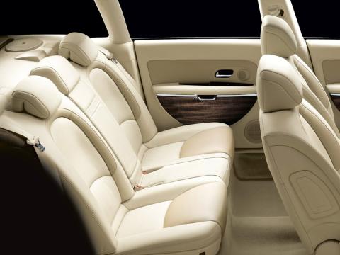 c6_v6_hdi_exclusive_2005_interieur_lama_places_arriere.jpg